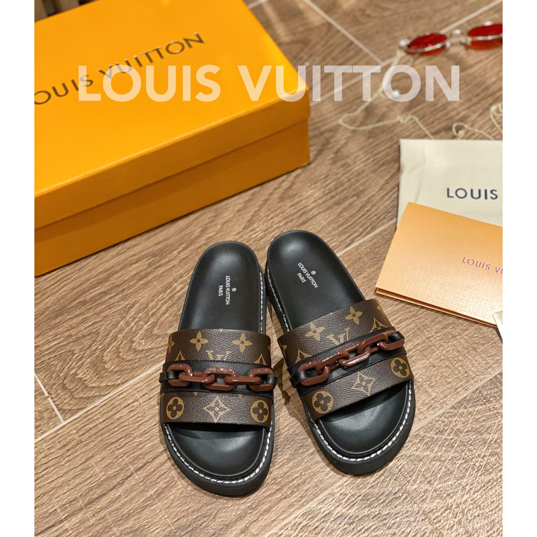 Louis Vuitton Monogram Slipper - DesignerGu