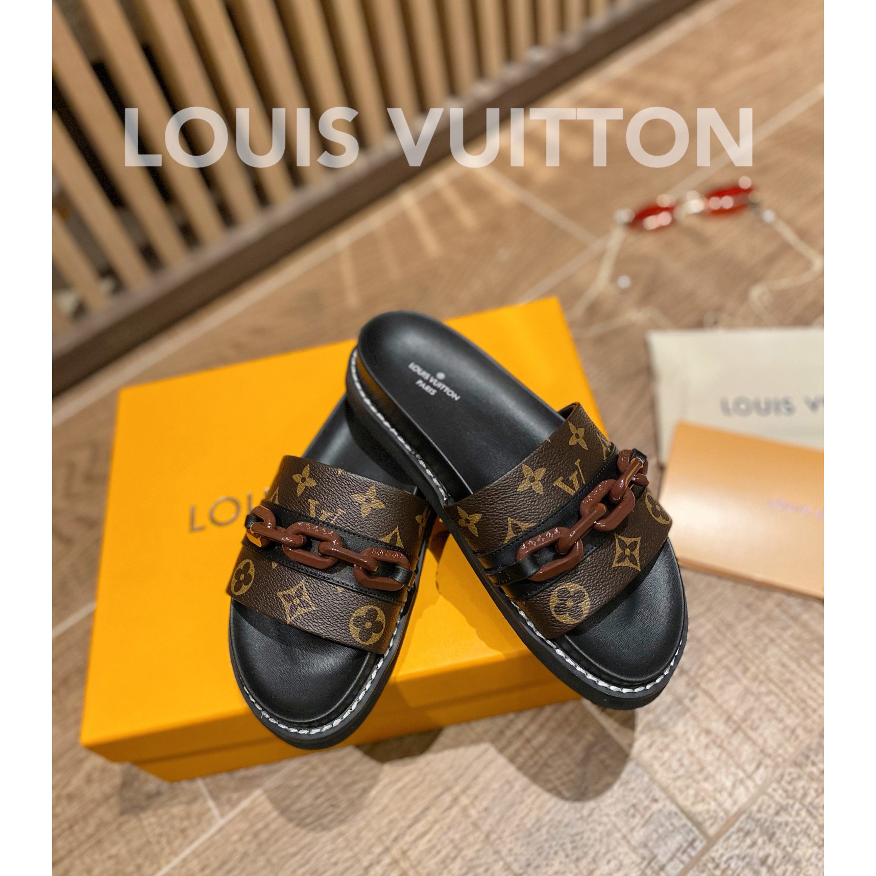Louis Vuitton Monogram Slipper - DesignerGu