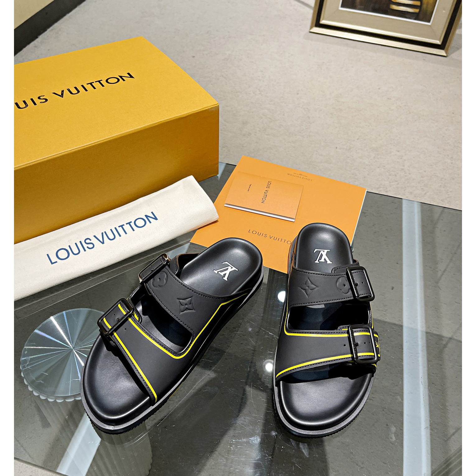 Louis Vuitton Men's Trainer Slippers - DesignerGu