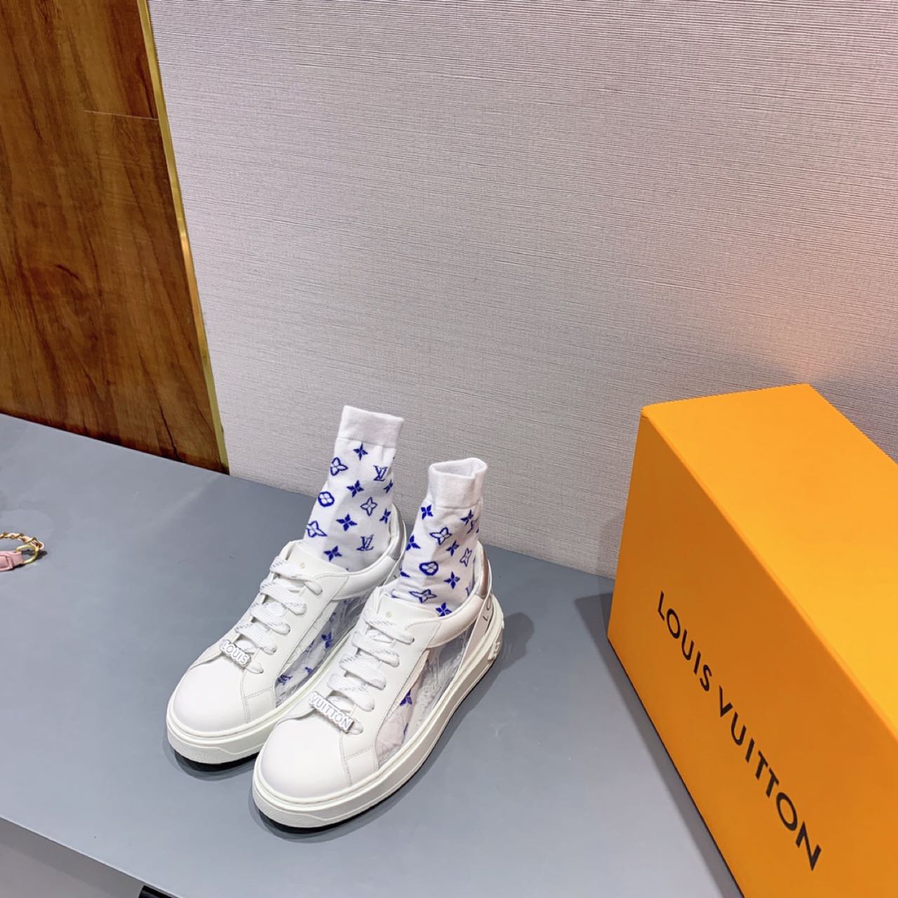 Louis Vuitton Time Out PVC Transparent Logo Sneaker - DesignerGu