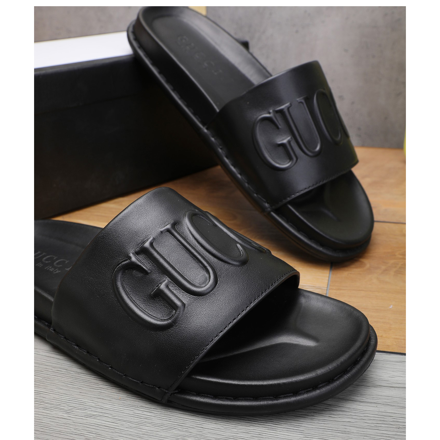 Gucci Logo Rubber Slide Sandal - DesignerGu