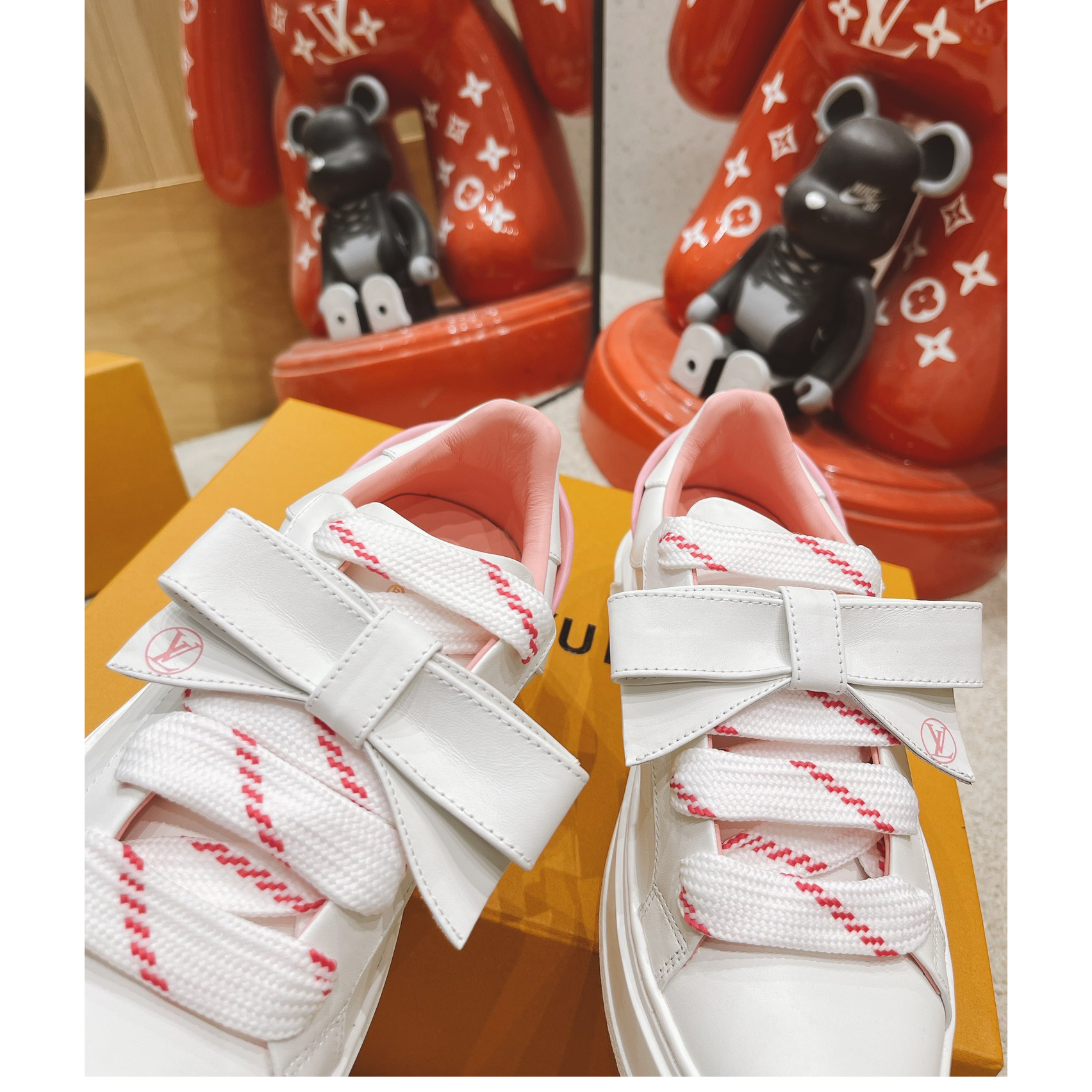 Louis Vuitton Logo Sneaker - DesignerGu