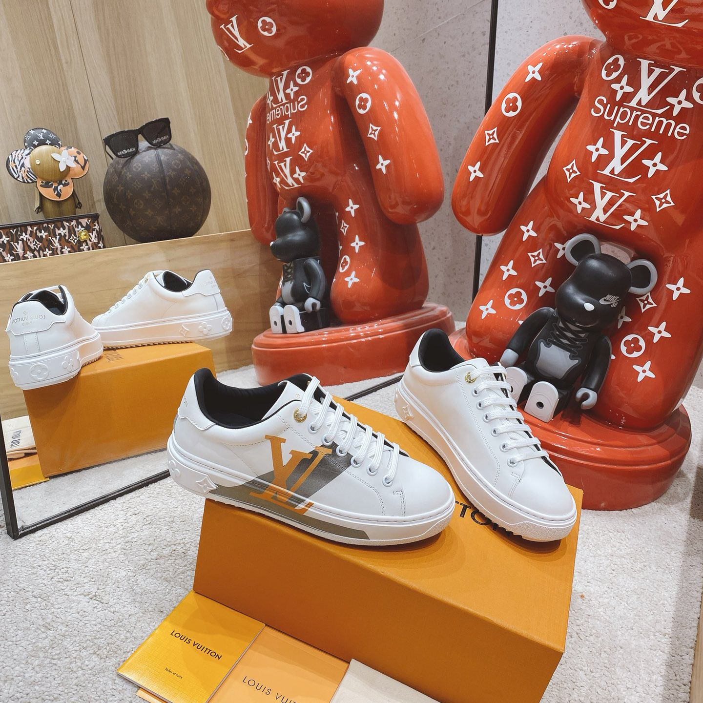 Louis Vuitton Logo Sneaker - DesignerGu