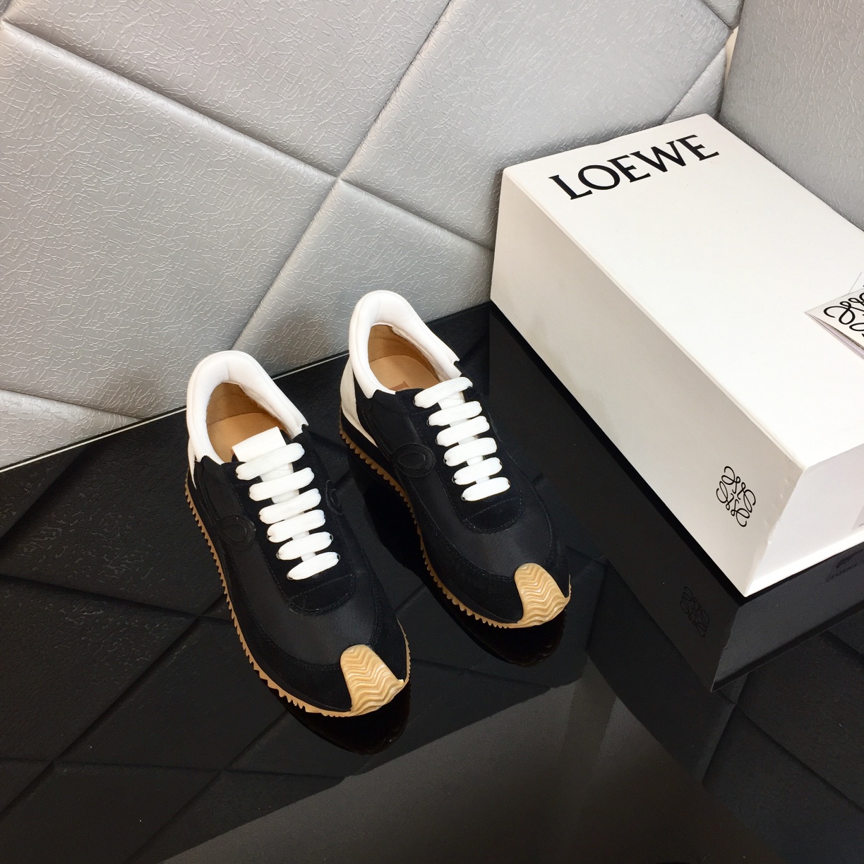 Loewe Flow Runner In Calfskin - DesignerGu