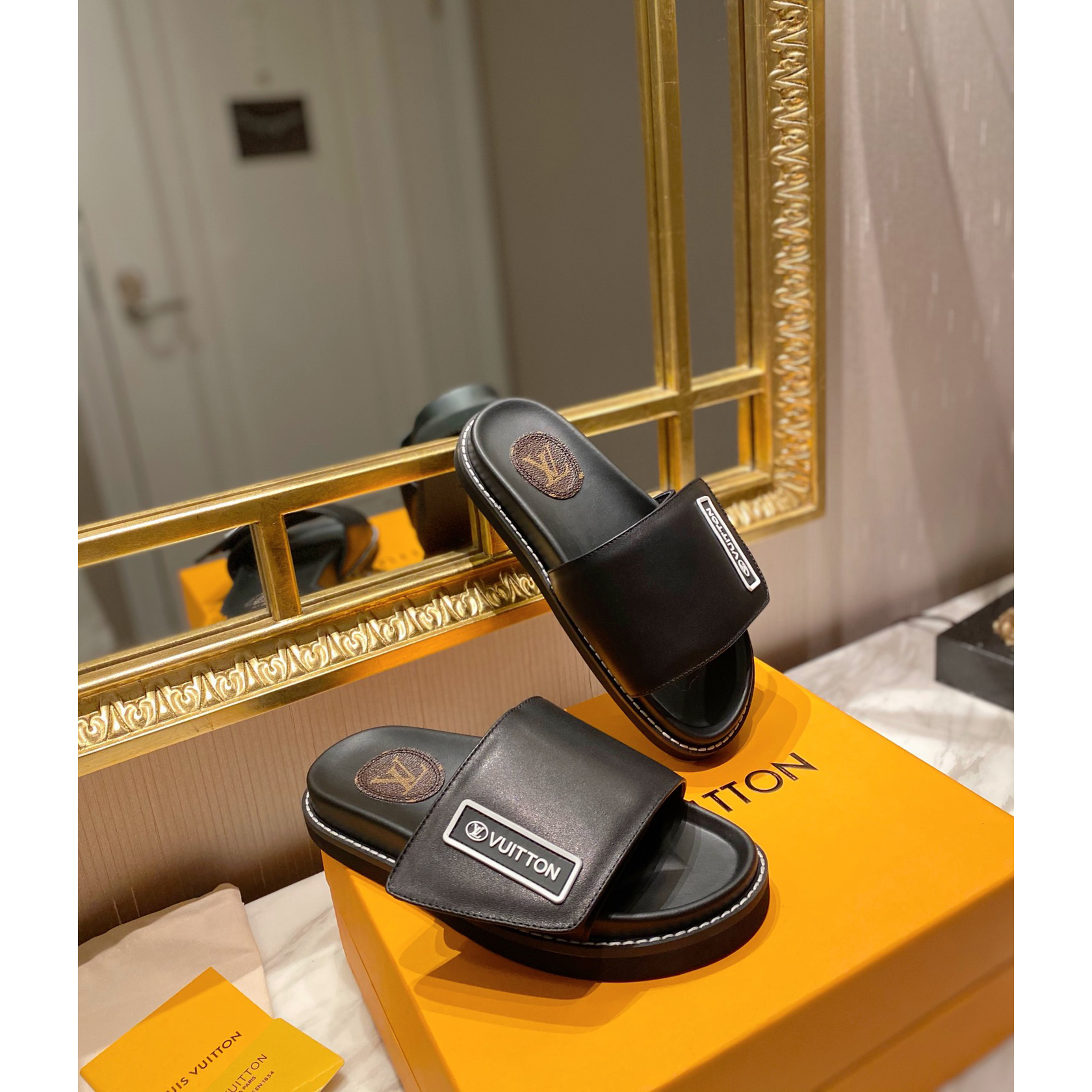 Louis Vuitton Monogram Slipper - DesignerGu