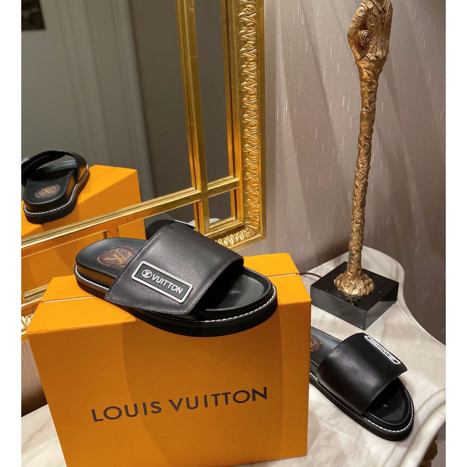 Louis Vuitton Monogram Slipper - DesignerGu