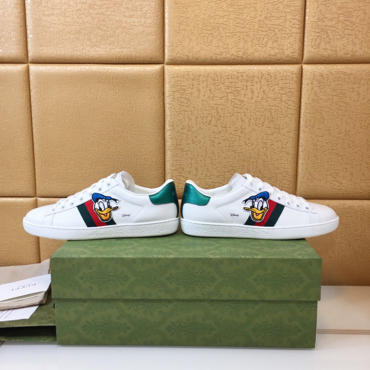 Gucci x Disney Donald Duck Sneakers - DesignerGu