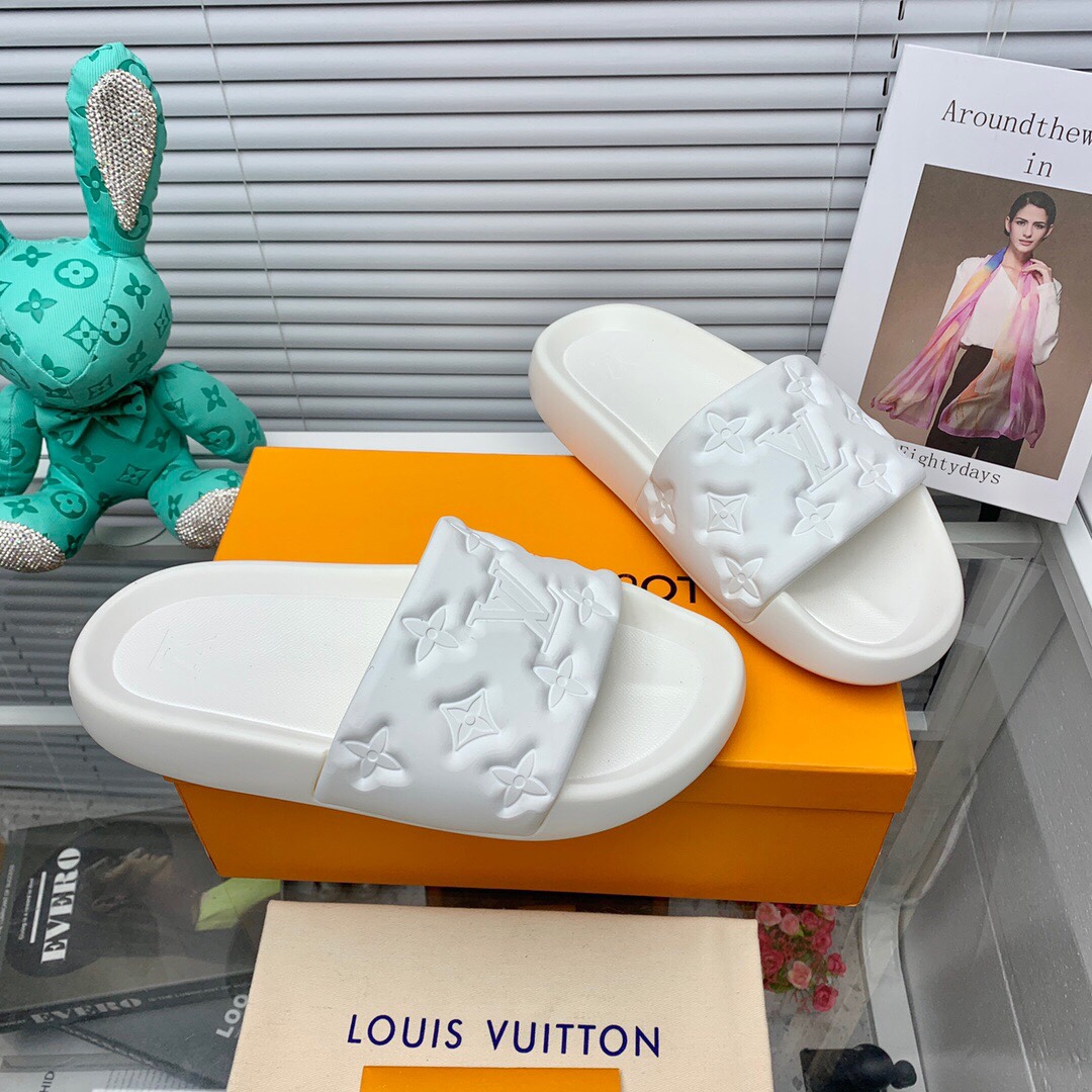 Louis Vuitton Waterfront Mule  1A9FK7 - DesignerGu