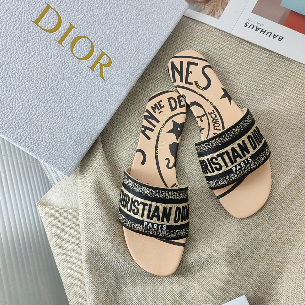 Dior Beige Jute Canvas Embroidered with Dior Union Motif Dway Slide - DesignerGu