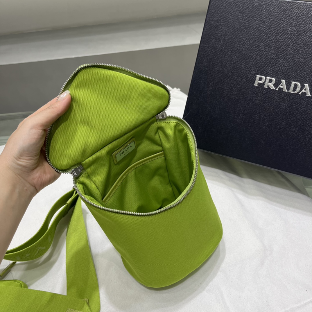 Prada Canvas Shoulder Bag(21-15-15cm)   2VH147 - DesignerGu