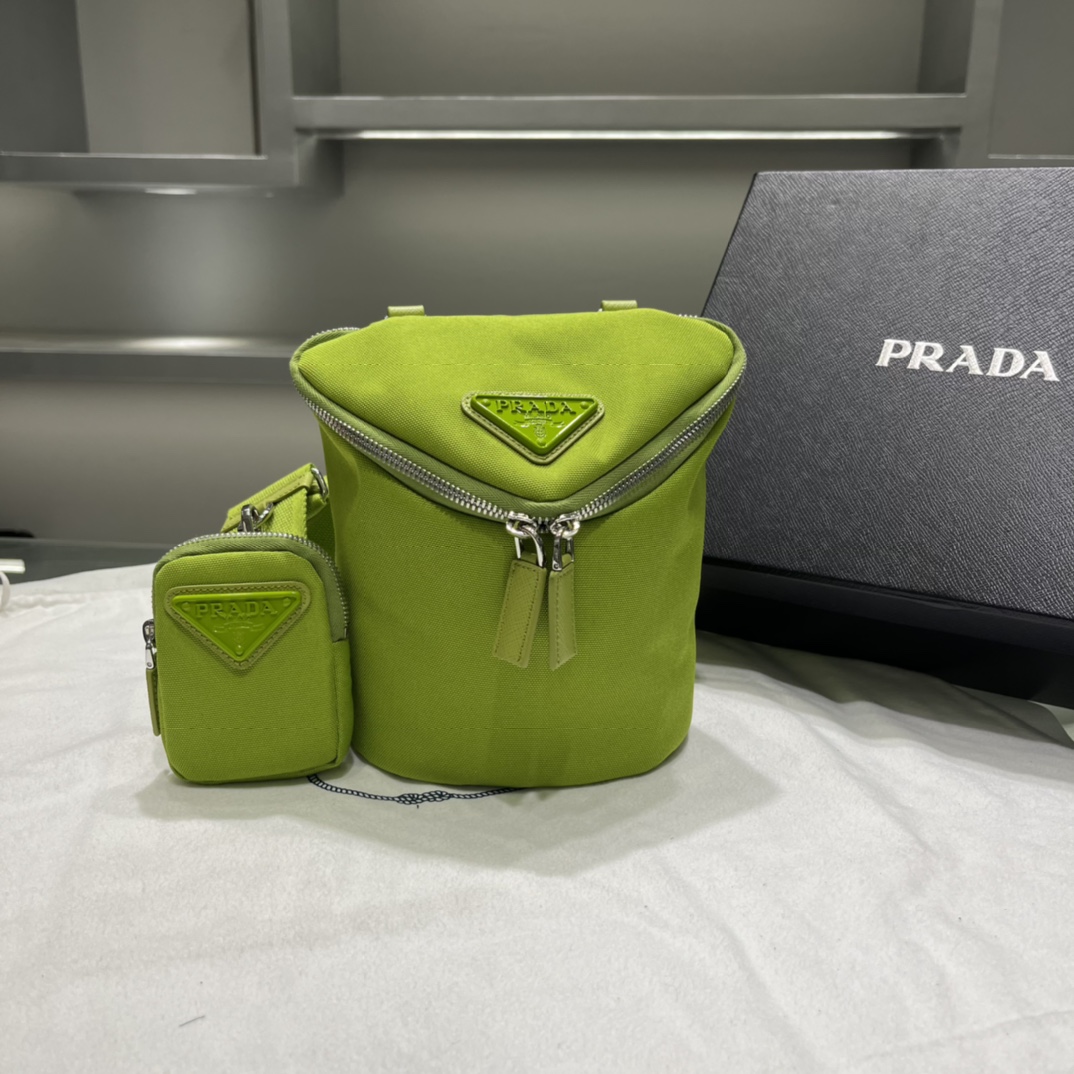 Prada Canvas Shoulder Bag(21-15-15cm)   2VH147 - DesignerGu