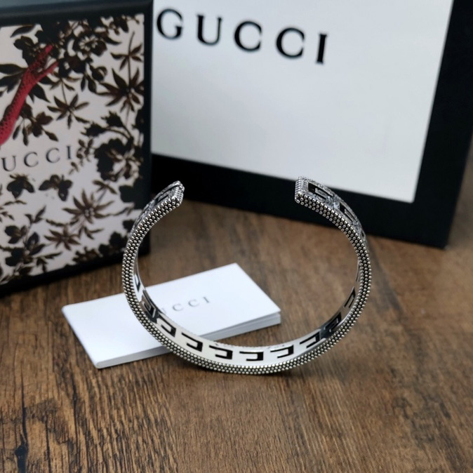 Gucci Silver Bracelet With Square G - DesignerGu