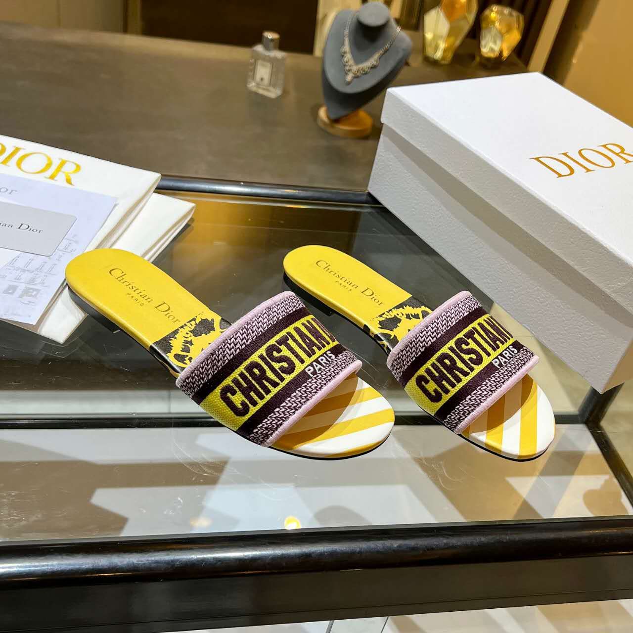 Dior Women Slides - DesignerGu