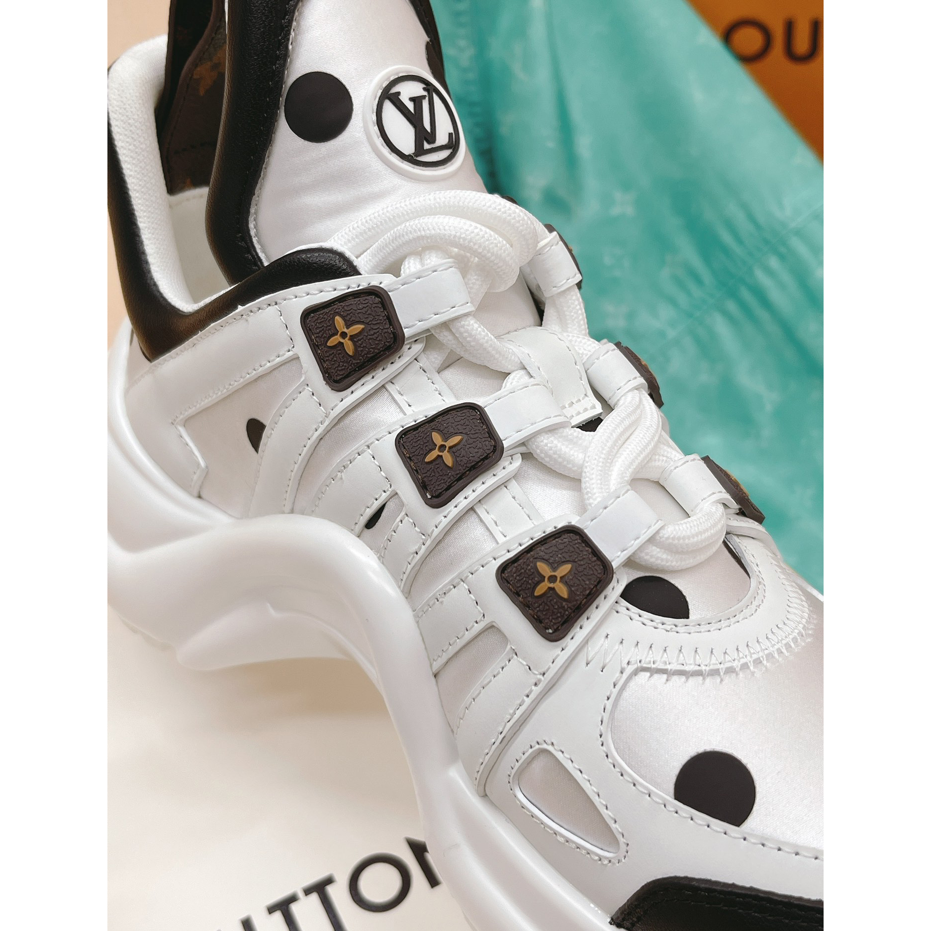 Louis Vuitton LV Archlight Sneaker     1AA0ON - DesignerGu