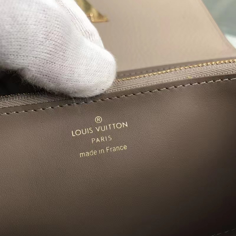 Louis Vuitton Capucines Wallet(19-10-2cm )  M61249 - DesignerGu