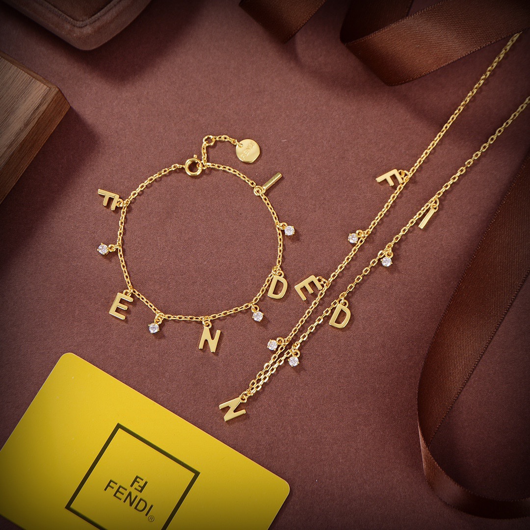 Fendi Signature Gold-Coloured Necklace - DesignerGu