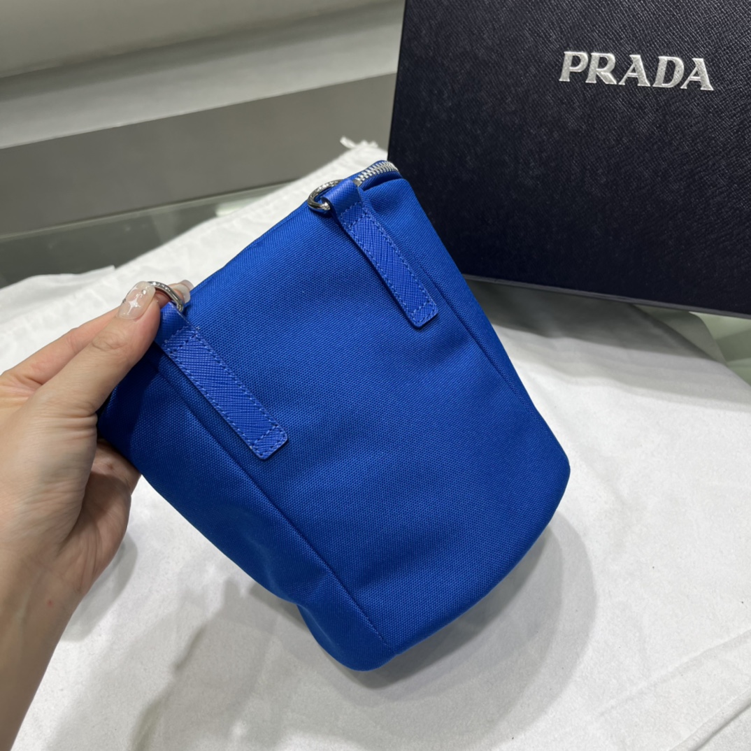 Prada Canvas Shoulder Bag(21-15-15cm)   2VH147 - DesignerGu