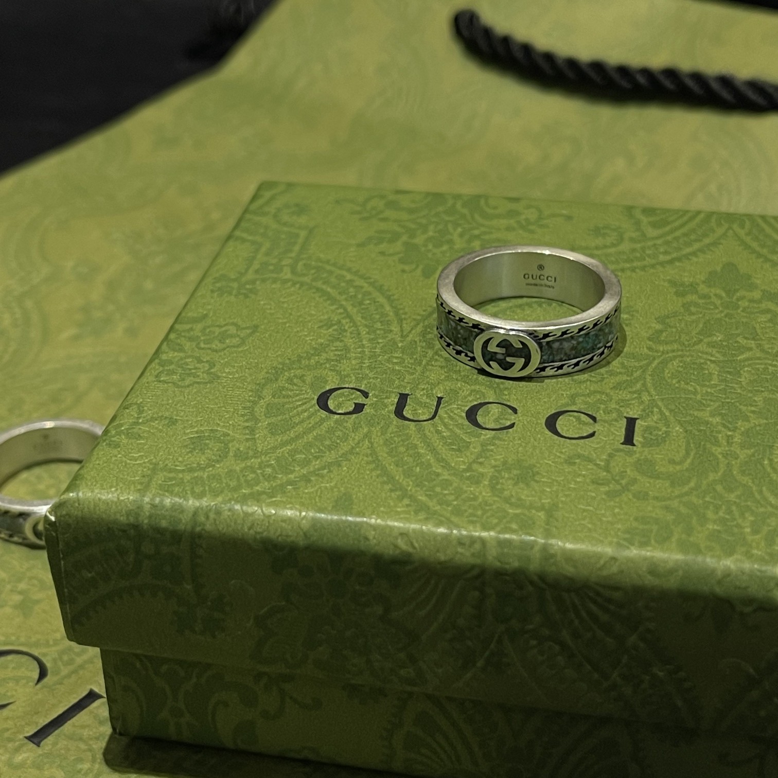 Gucci Ring with Interlocking G - DesignerGu