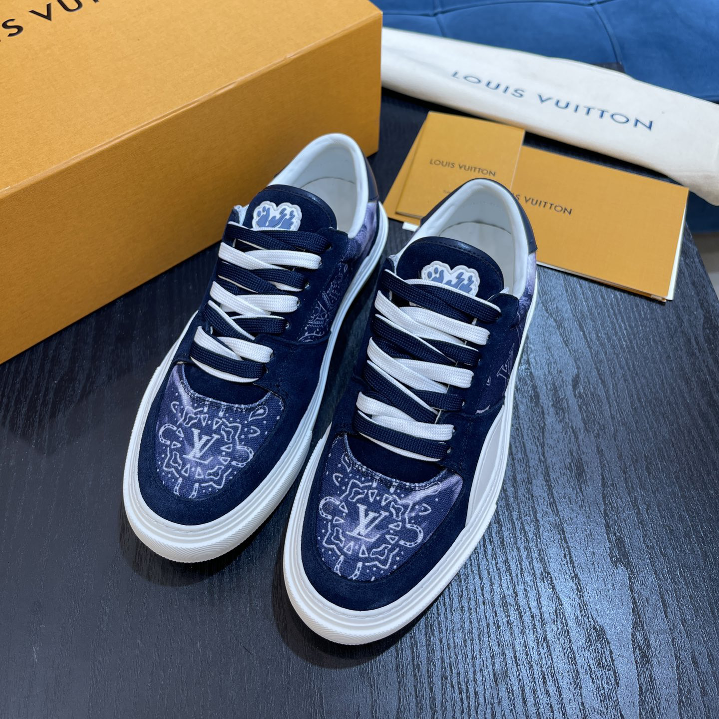 Louis Vuitton LV Ollie Sneaker       1AA7ME - DesignerGu