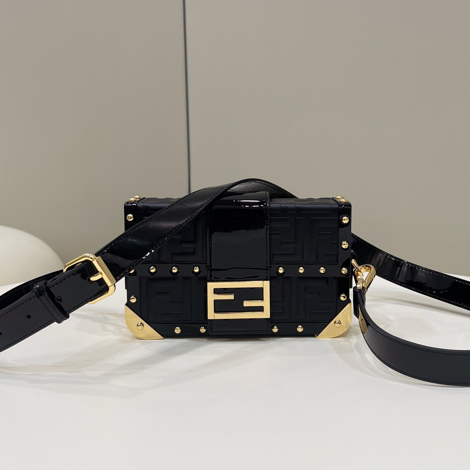 Fendi Baguette Trunk Mini Black Leather Bag(18.5-11.5-5cm) - DesignerGu