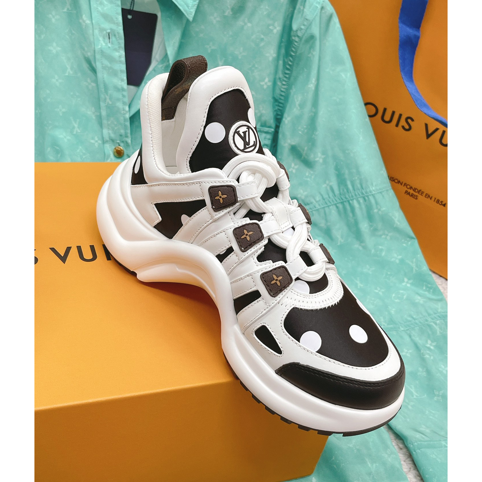 Louis Vuitton LV Archlight Sneaker    - DesignerGu