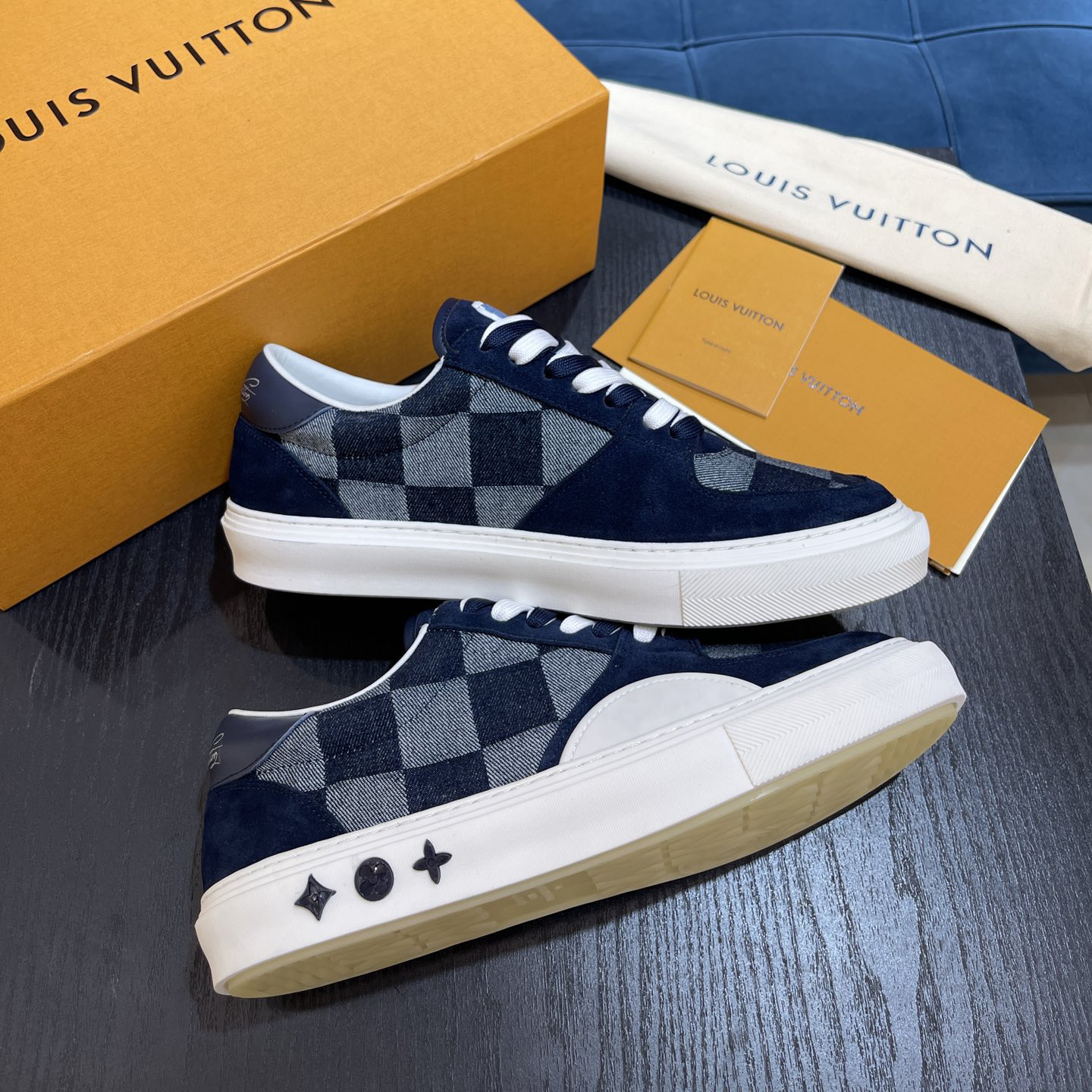 Louis Vuitton LV Ollie Sneaker      - DesignerGu