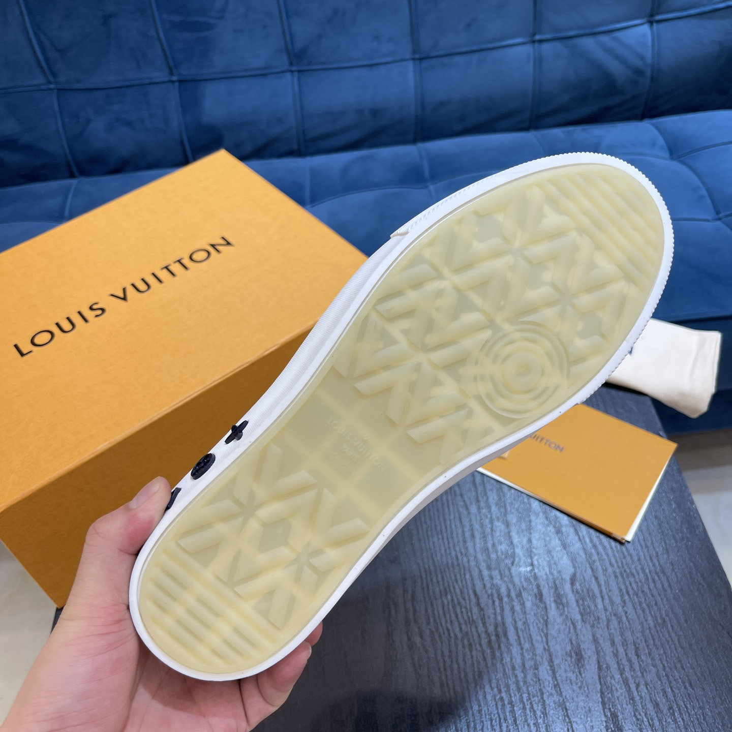 Louis Vuitton LV Ollie Sneaker      - DesignerGu