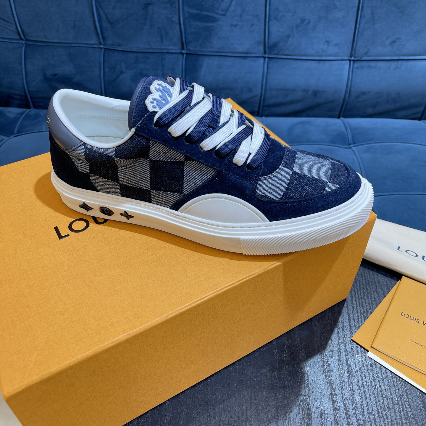 Louis Vuitton LV Ollie Sneaker      - DesignerGu