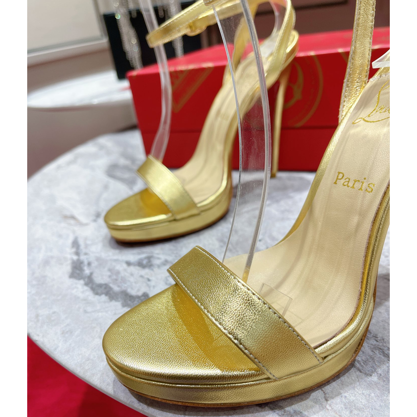 Christian Louboutin   Loubi Queen Sandal(12CM) - DesignerGu