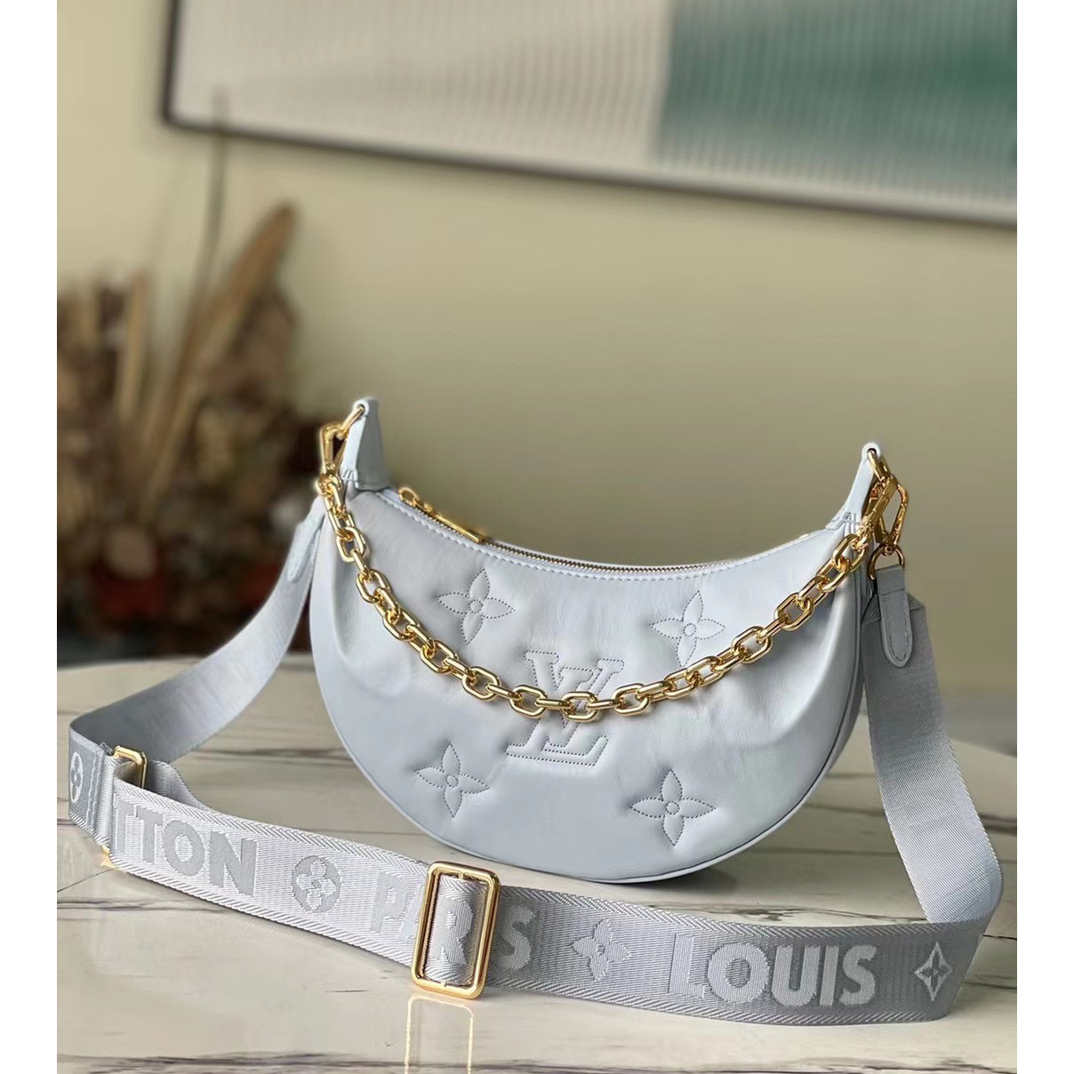 Louis Vuitton Over The Moon Shoulder Bag(27.5-16-7CM)  m59825 - DesignerGu