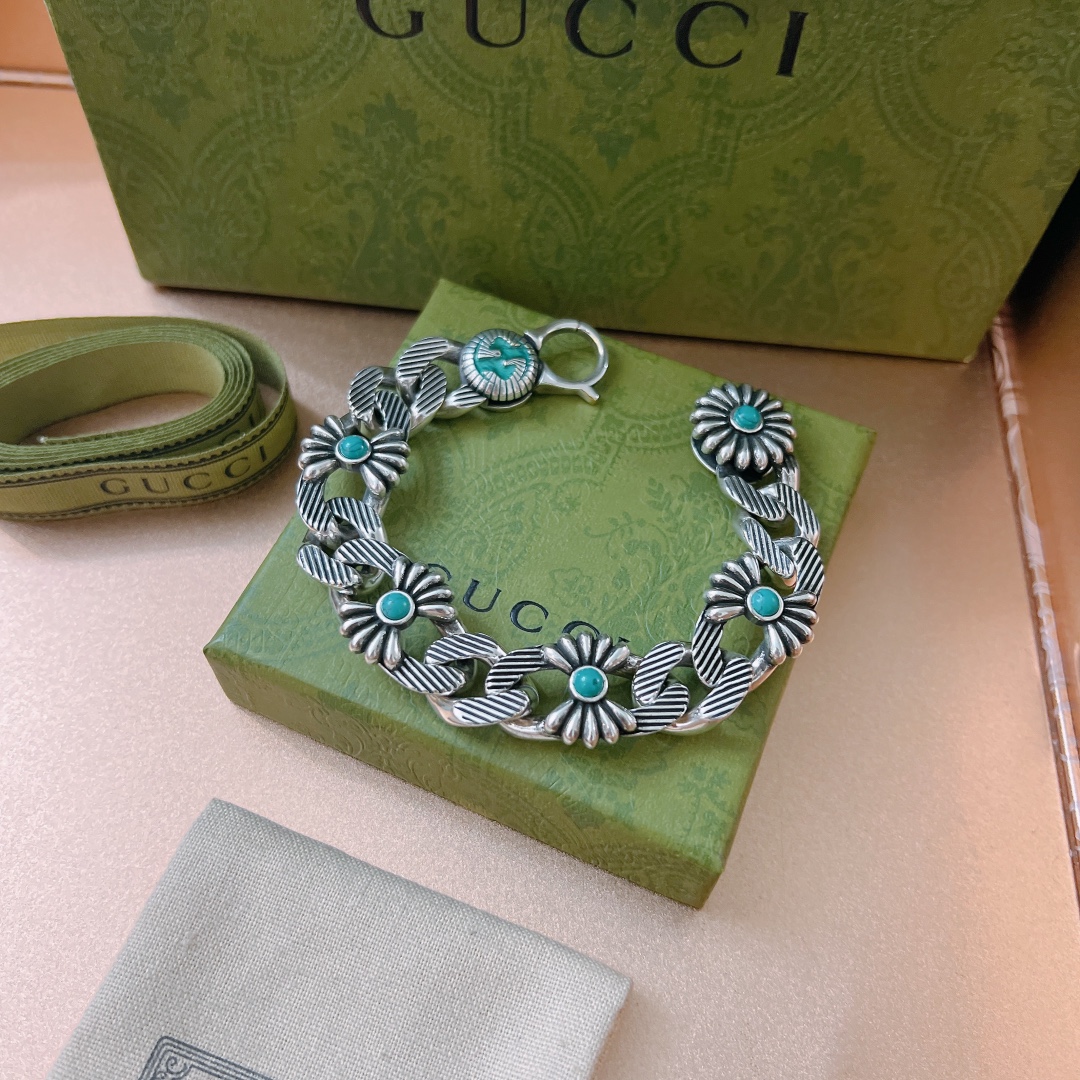 Gucci Interlocking G Flower Bracelet - DesignerGu