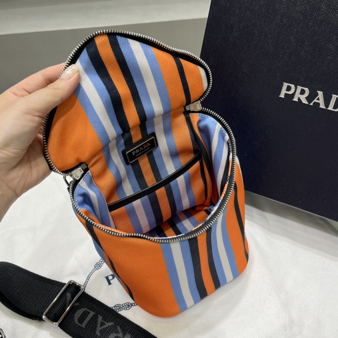 Prada Printed Canvas Shoulder Bag(21-15-15cm)   2VH147 - DesignerGu