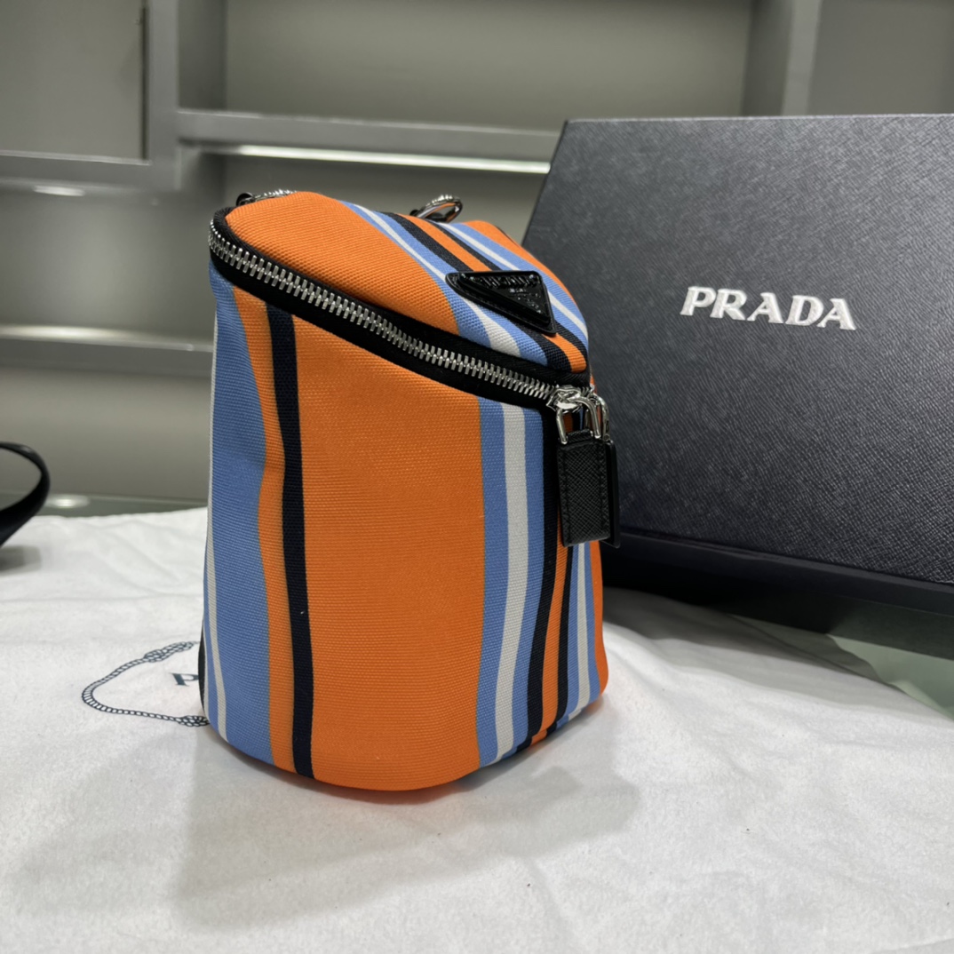 Prada Printed Canvas Shoulder Bag(21-15-15cm)   2VH147 - DesignerGu