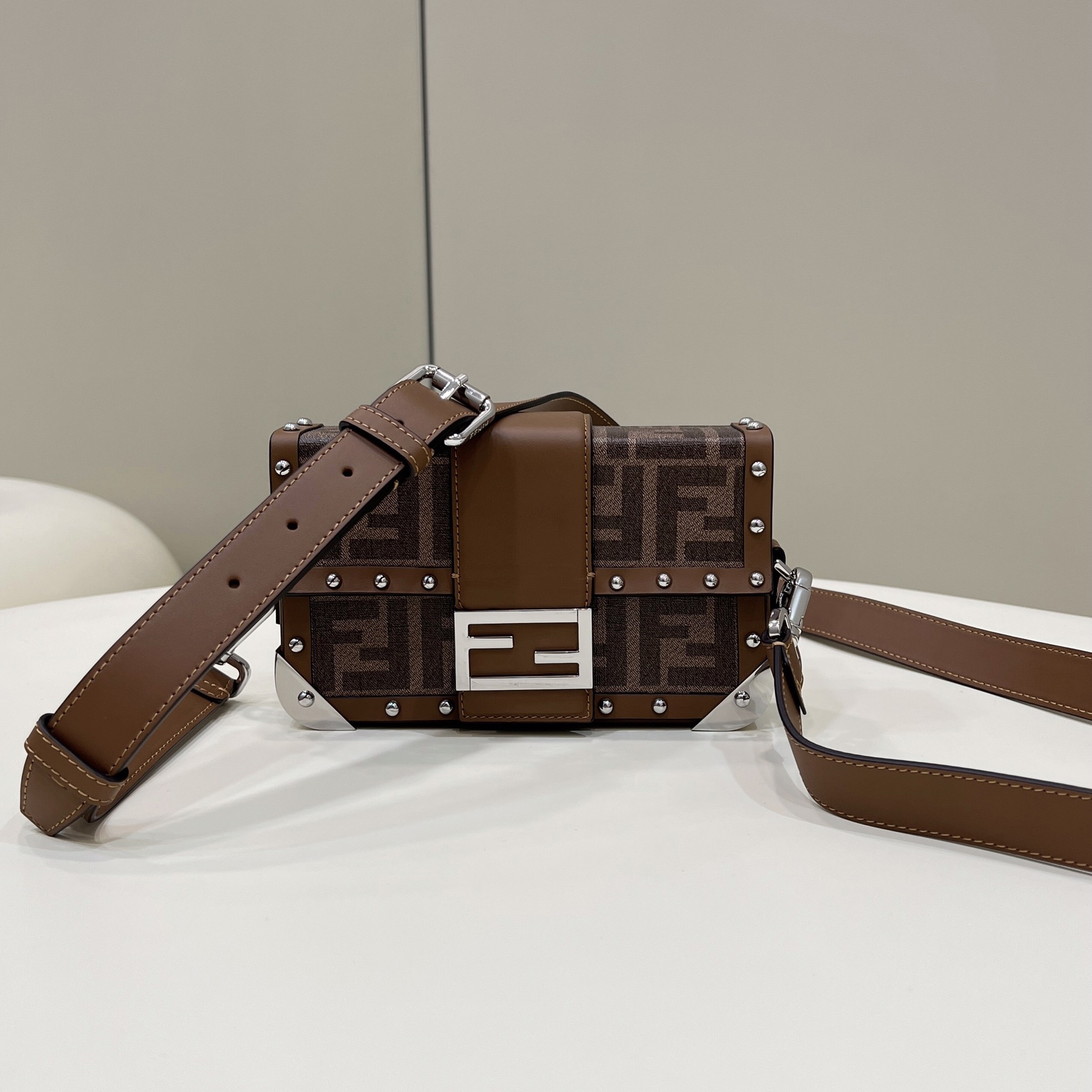 Fendi Baguette Trunk Mini Brown Fabric Bag(18.5-11.5-5cm) - DesignerGu