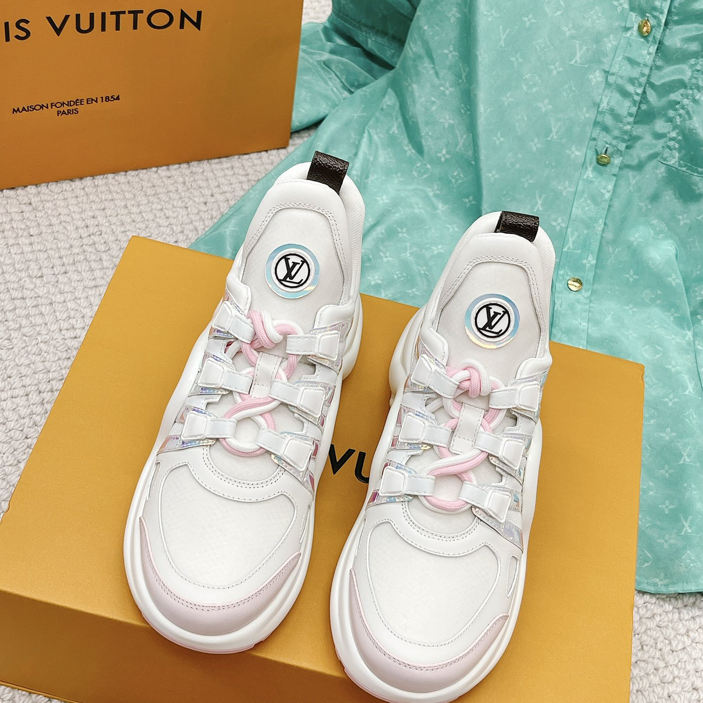 Louis Vuitton LV Archlight Sneaker    - DesignerGu