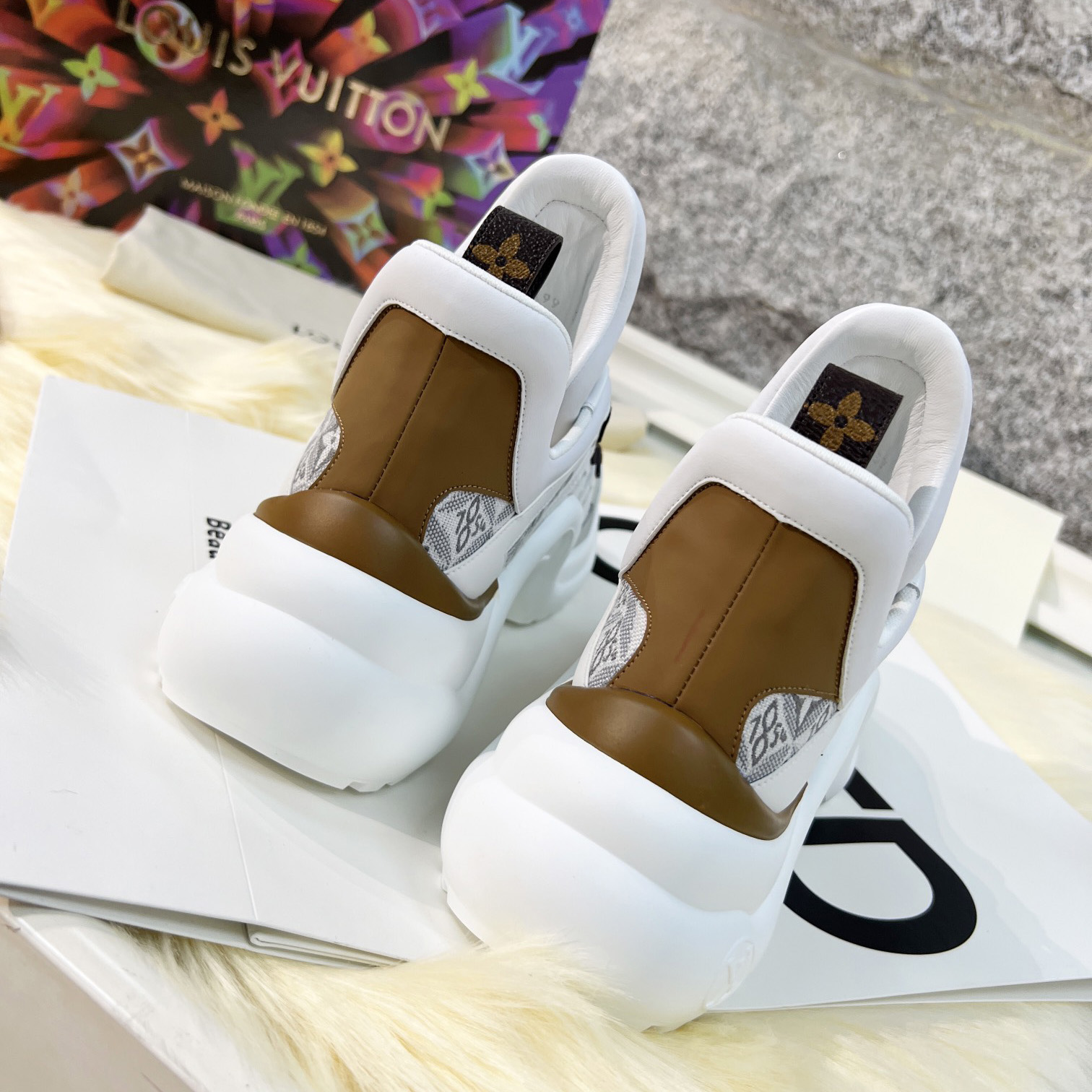 Louis Vuitton LV Archlight Sneaker   1AAIX3 - DesignerGu