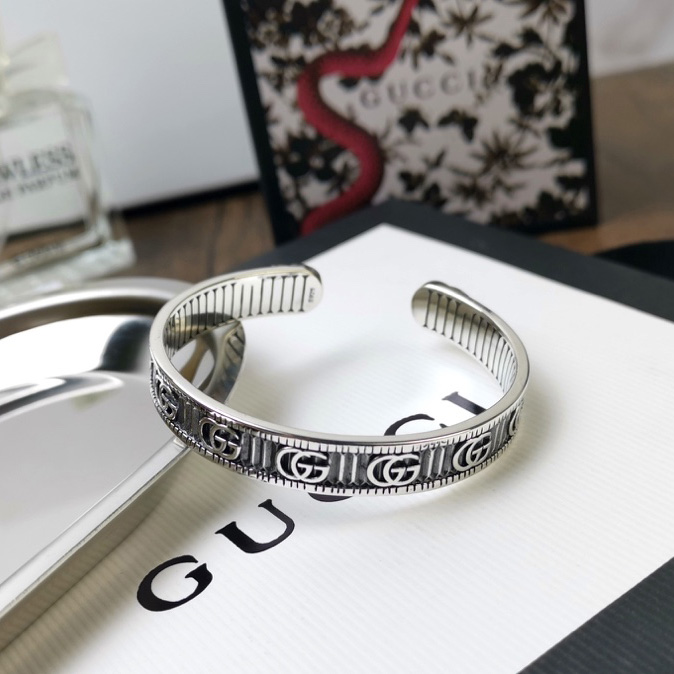 Gucci Bracelet With Double G In Silver - DesignerGu