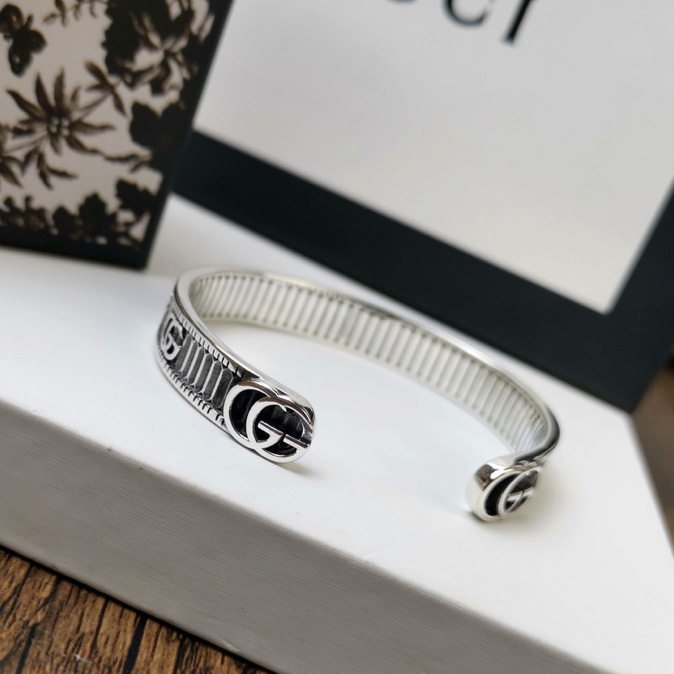 Gucci Bracelet With Double G In Silver - DesignerGu