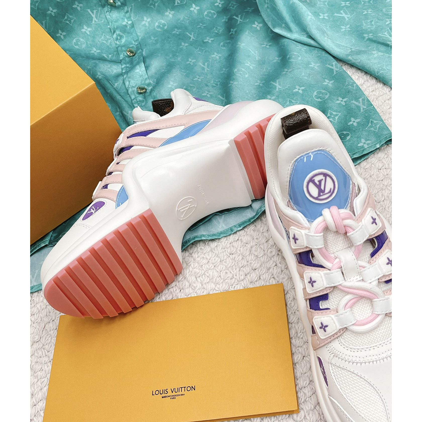 Louis Vuitton LV Archlight Sneaker    - DesignerGu