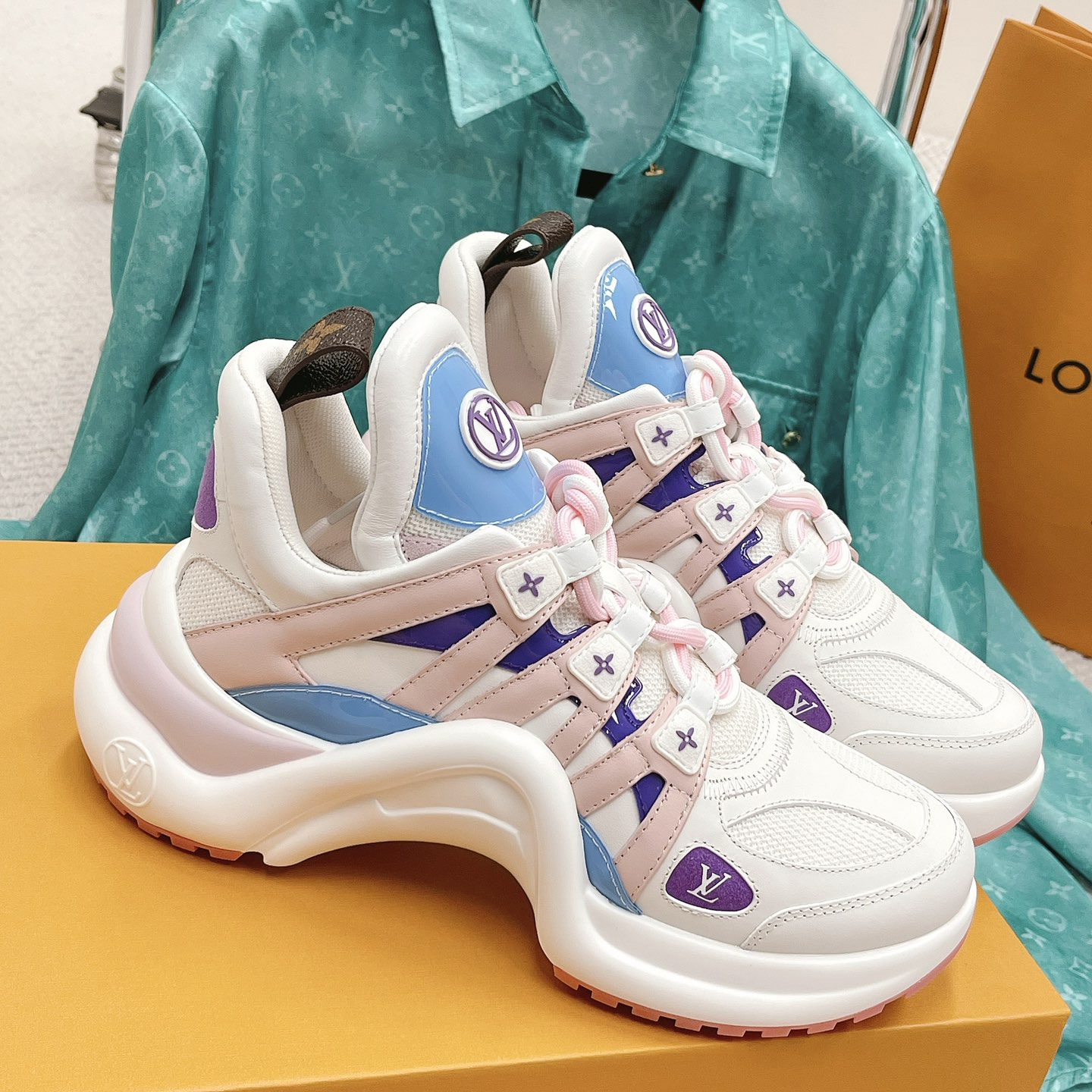 Louis Vuitton LV Archlight Sneaker    - DesignerGu