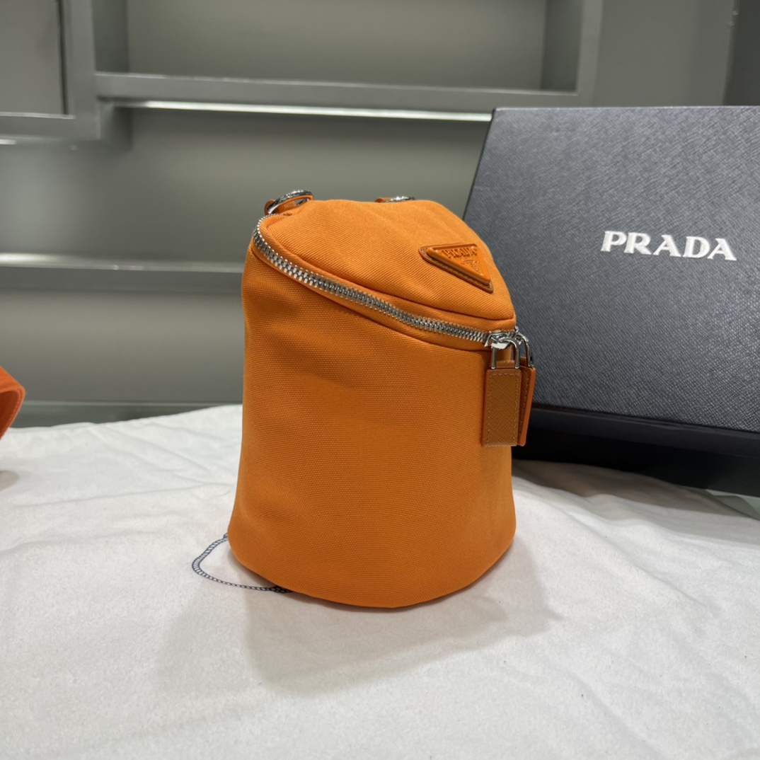 Prada Canvas Shoulder Bag(21-15-15cm)   2VH147 - DesignerGu