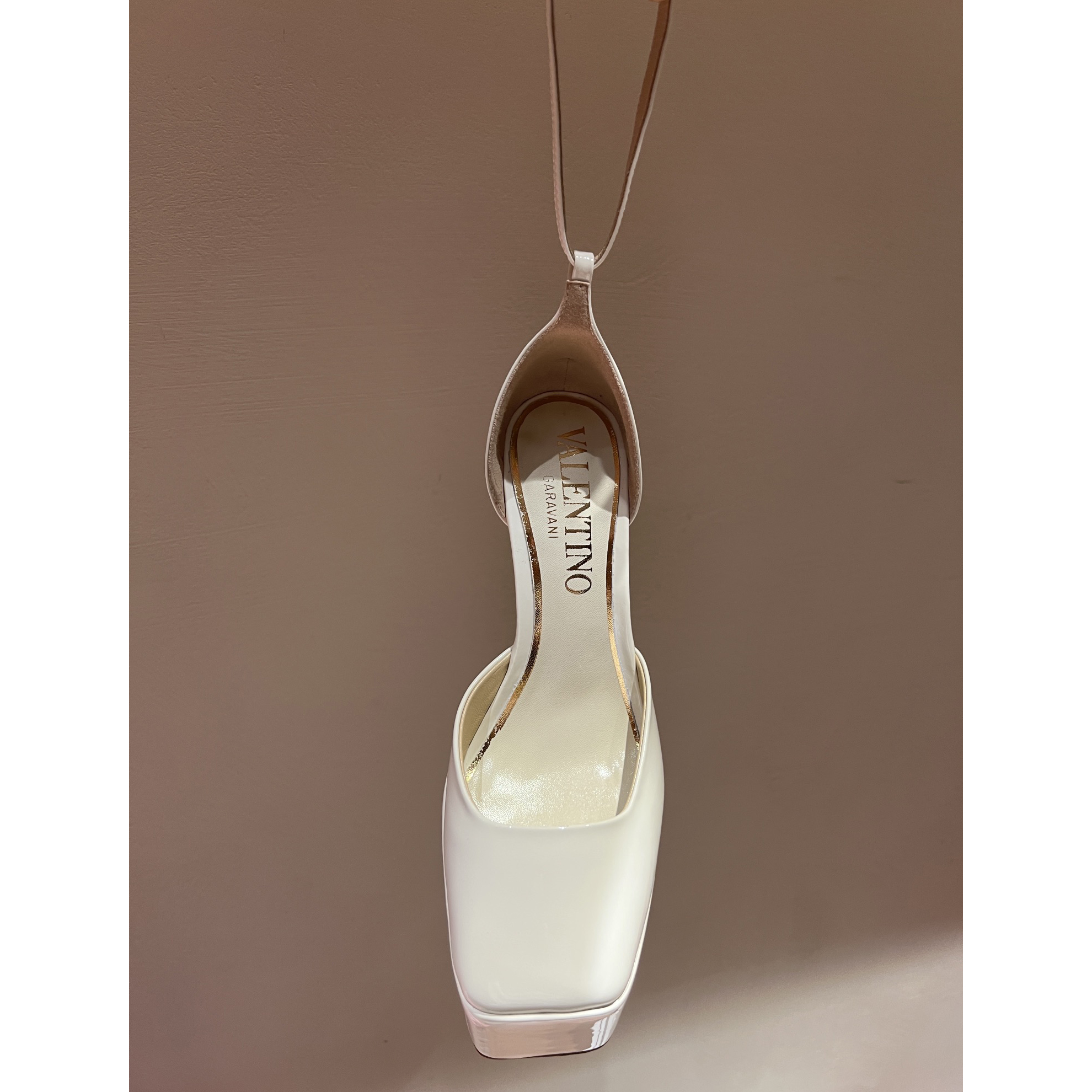 Valenti GARAVANI Garavani Tan-Go Platform Pump In Patent Leather  155 MM - DesignerGu