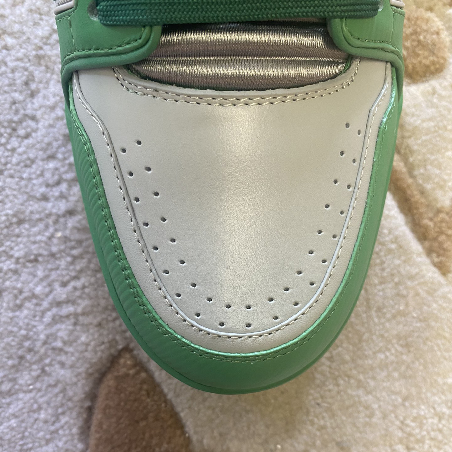 Louis Vuitton LV  Trainer Sneaker     1AA6V9 - DesignerGu