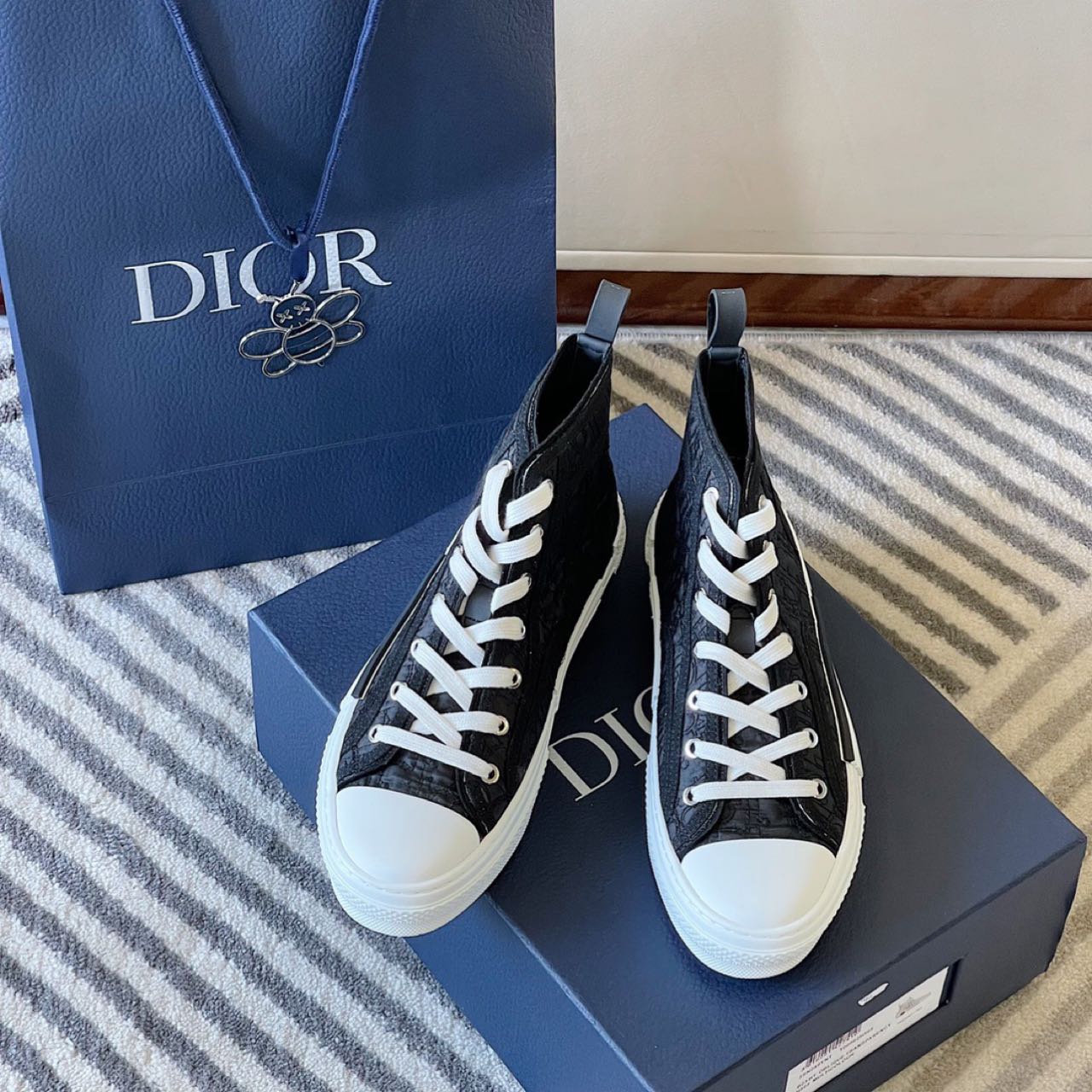 Dior B23 High-Top Sneaker - DesignerGu