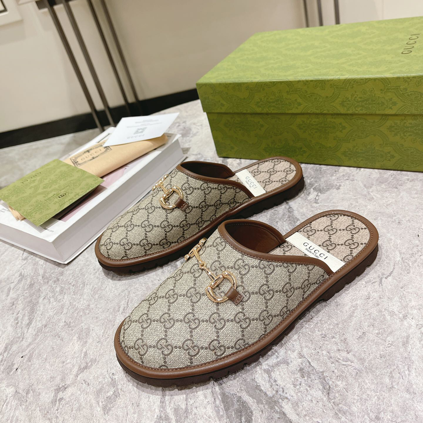 Gucci Men's Slipper With Horsebit - DesignerGu