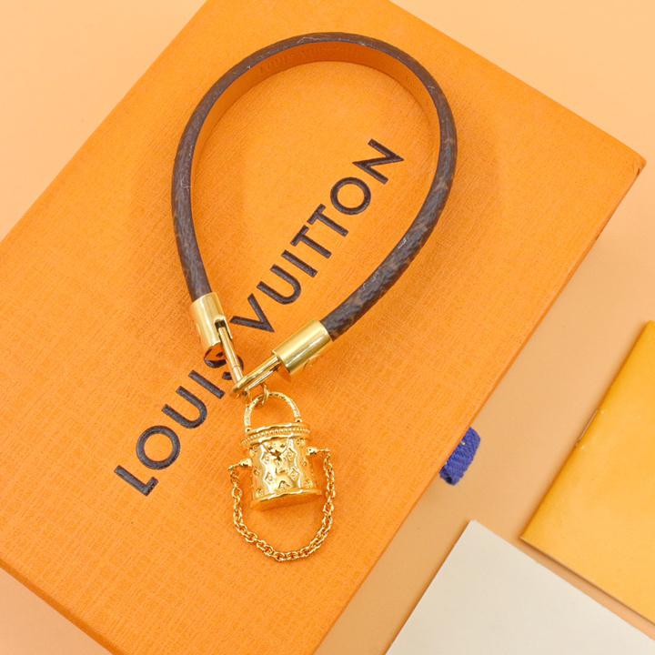 Louis Vuitton LV Cannes Bracelet     M8048E - DesignerGu