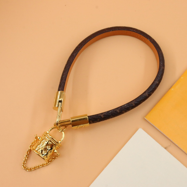 Louis Vuitton LV Cannes Bracelet     M8048E - DesignerGu