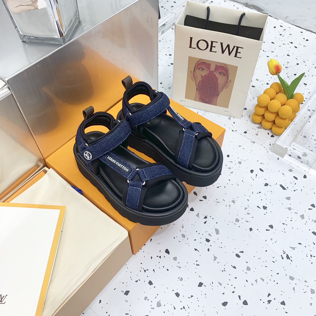 Louis Vuitton Pool Pillow Flat Comfort Sandal       - DesignerGu
