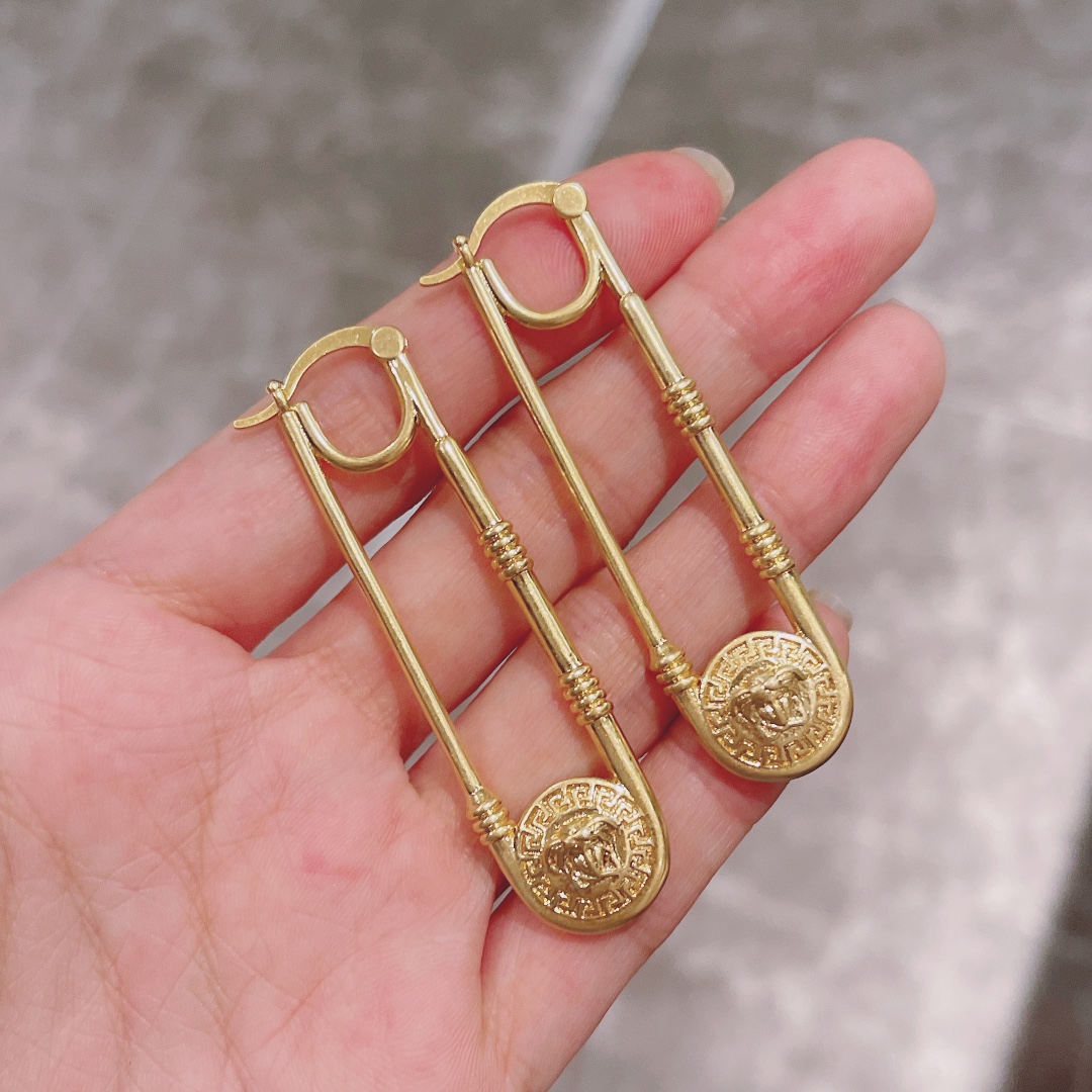 Versace Medusa Earrings - DesignerGu