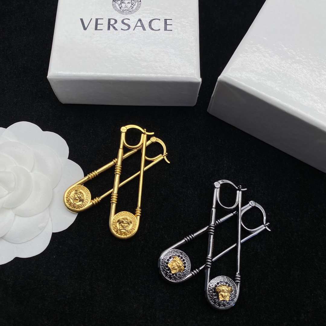 Versace Medusa Earrings - DesignerGu